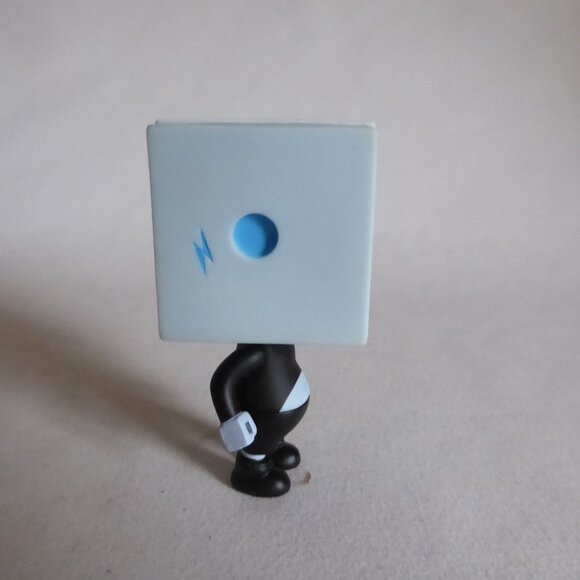 2009 3” KIDROBOT CUCOS ALVIN CUBE BOY DESIGNER ART URBAN VINYL FIGURE - Picture 3 of 11